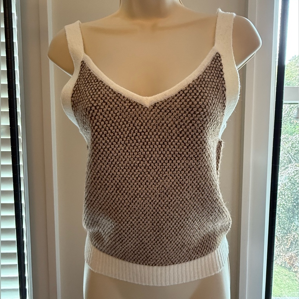 Lilly Pulitzer Cormac Sweater Set - Picture 6 of 9